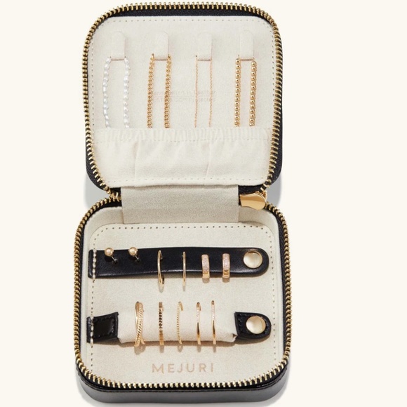 Mejuri Jewelry - Mejuri | Case | Mejuri Travel Case Black